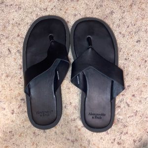 abercrombie sandals 6/7